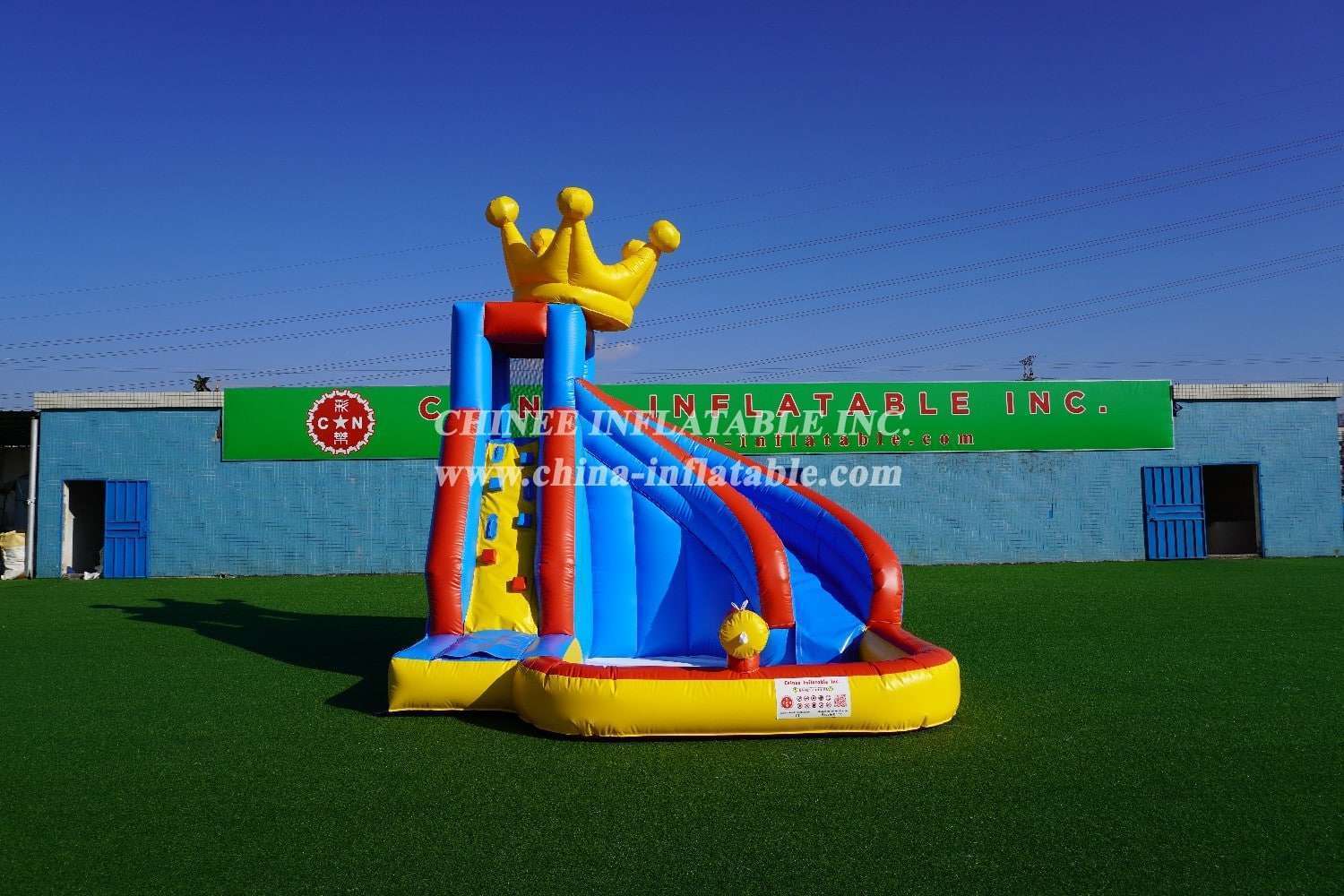 T8-1334 PVC  trampoline outdoor kids pool water slide combo with crown on top