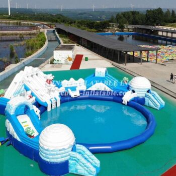 en-inflatable-water-park-3-.jpg